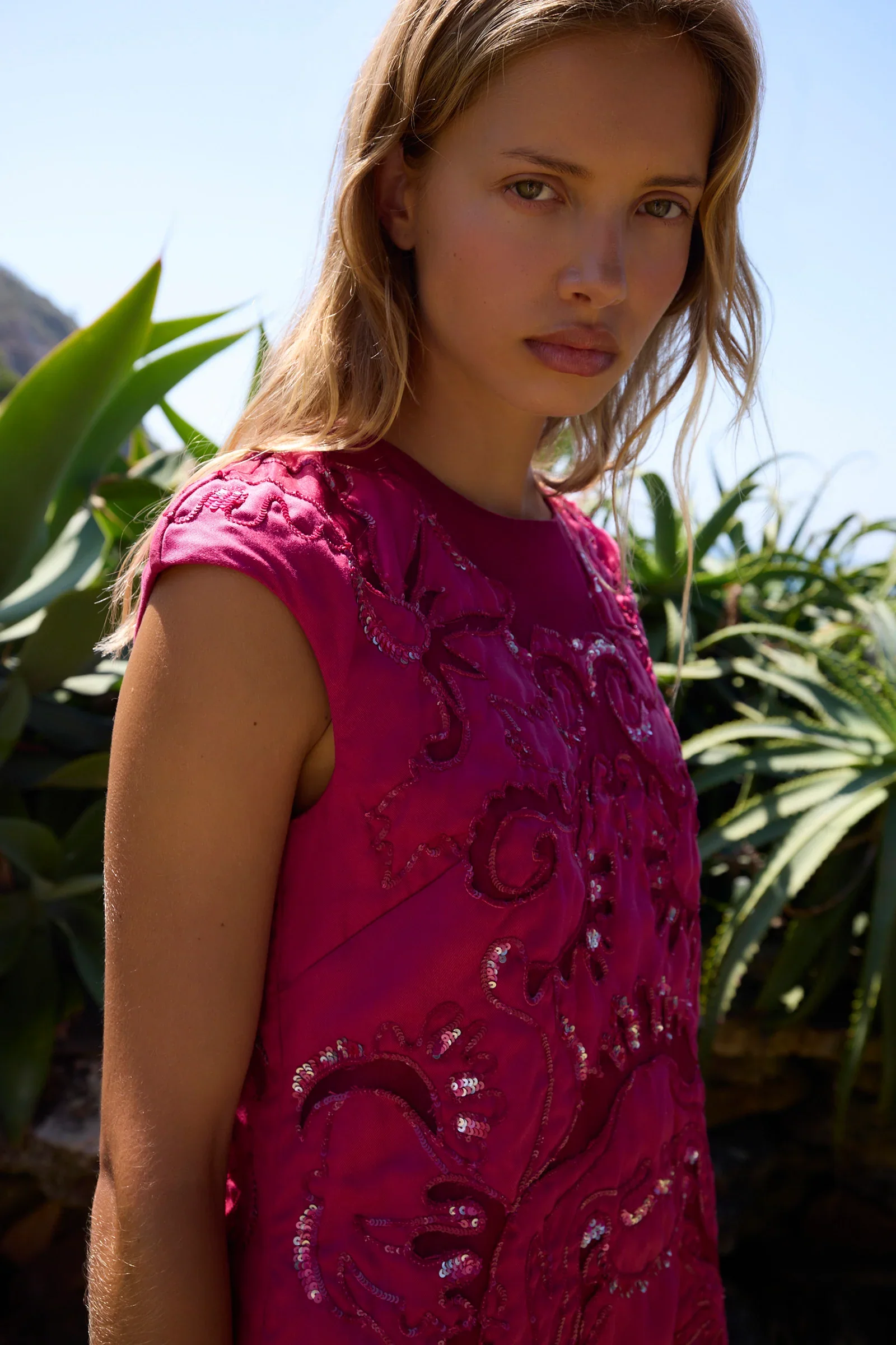 Antipodean Oasis Cap Sleeve Shift Dress - Image 3