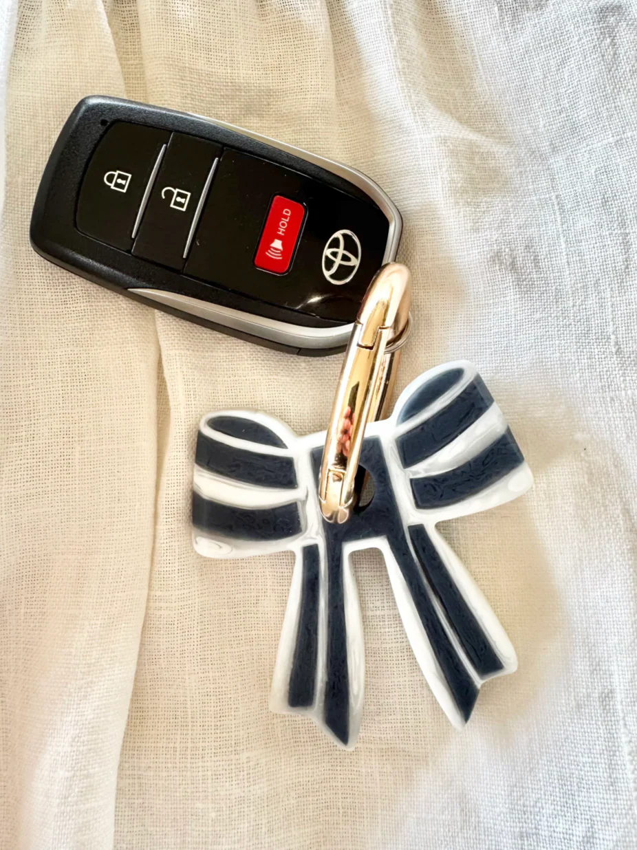 Greenwood Designs Stripey Bow Resin Keyring - Image 4