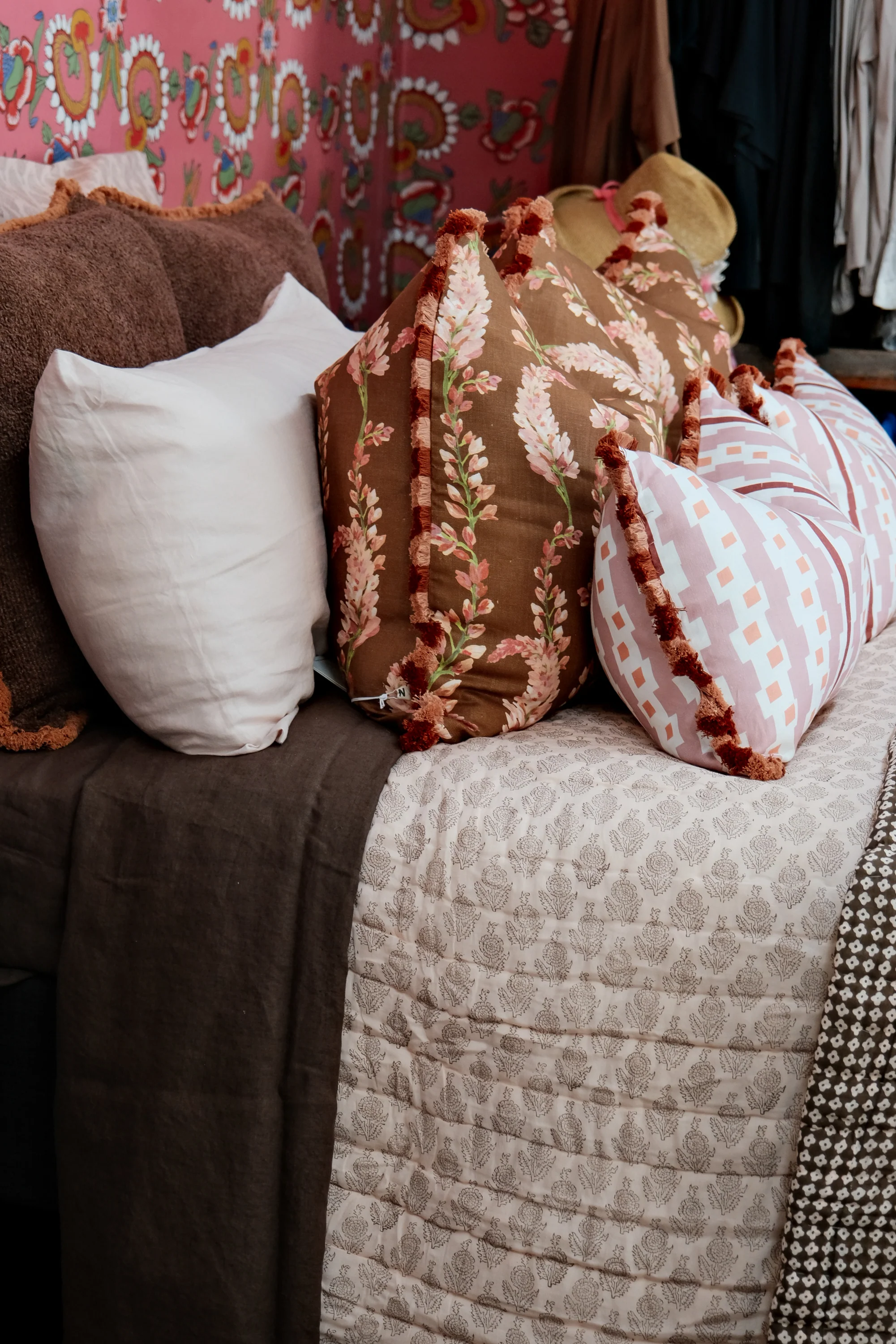 Mandalay Designs Spot Clover Bed Linen - Image 11