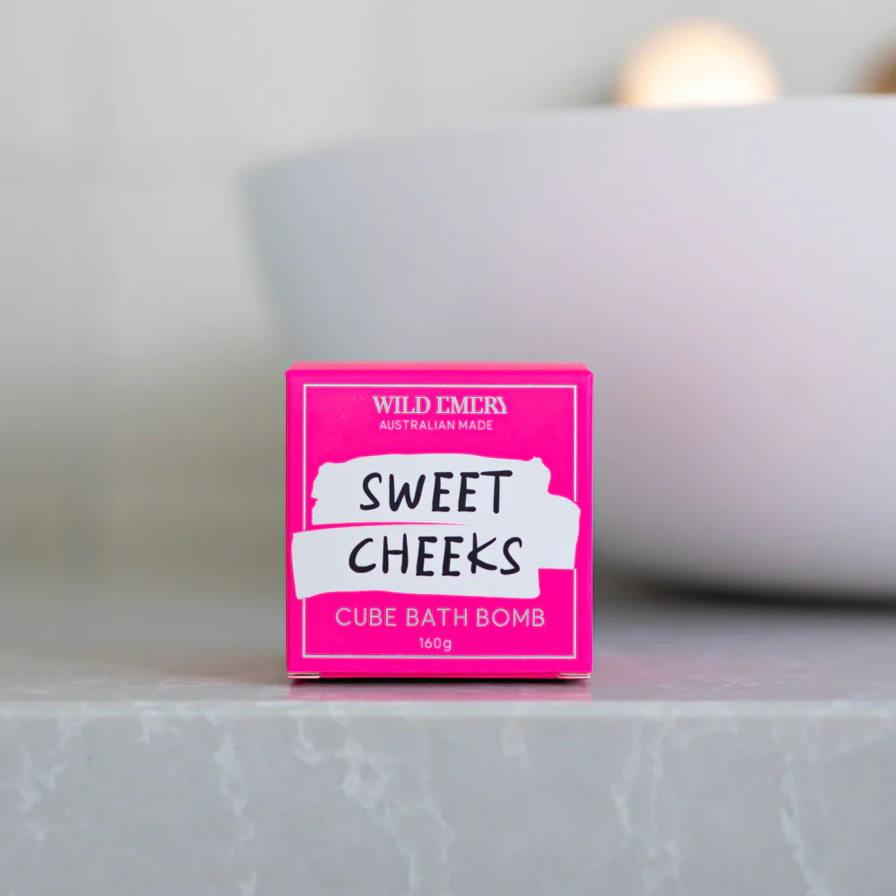 Sweet Cheeks Cheeky Neon Bath Bomb - Image 3
